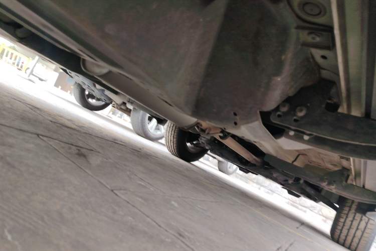 Used Honda CR-V 2010 2.0L automatic two-wheel drive urban version Chassis Rear Right