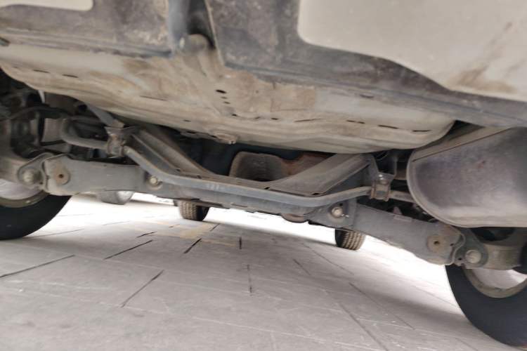 Used Honda CR-V 2010 2.0L automatic two-wheel drive urban version Chassis Rear