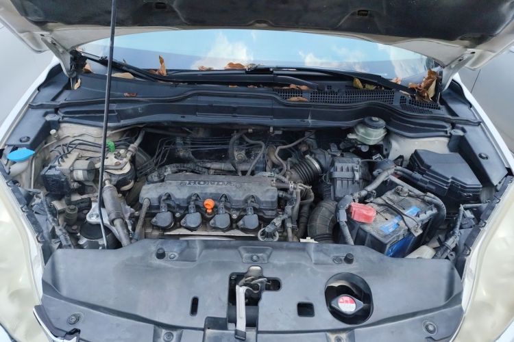 Used Honda CR-V 2010 2.0L automatic two-wheel drive urban version Engine Bay