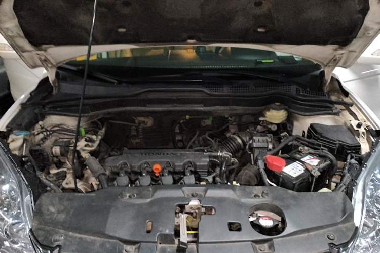 Used Honda CR-V 2010 2.0L automatic two-wheel drive urban version Engine Bay