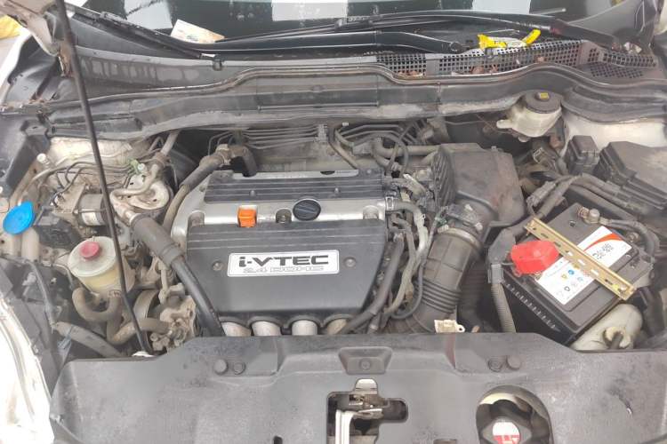 Used Honda CR-V 2010 2.4L automatic four-wheel drive luxury version Engine Bay