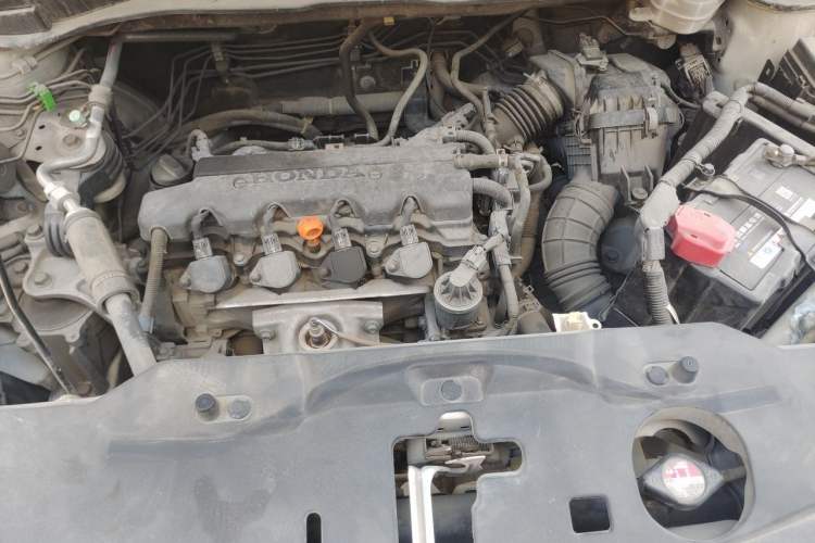 Used Honda CR-V 2010 2.0L automatic two-wheel drive urban version Engine Bay