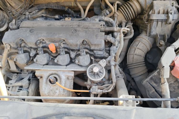 Used Honda CR-V 2010 2.0L automatic two-wheel drive urban version Engine Bay