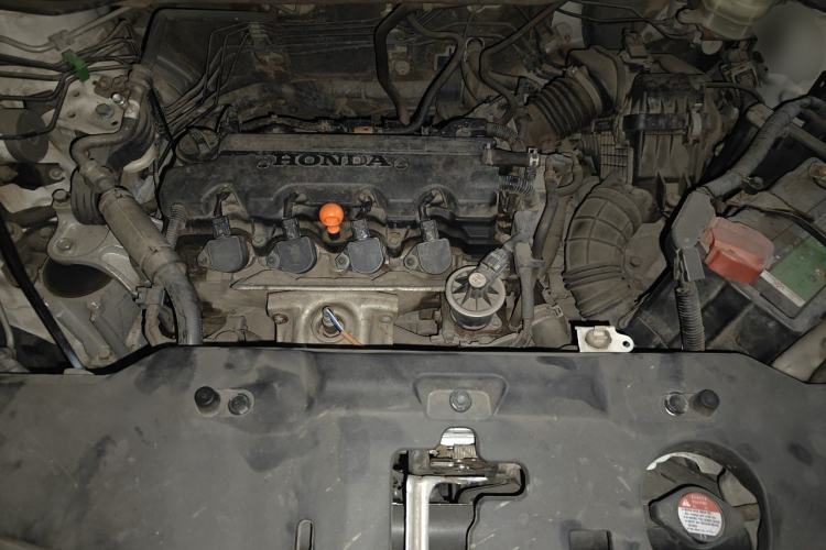 Used Honda CR-V 2010 2.0L automatic two-wheel drive urban version Engine Bay
