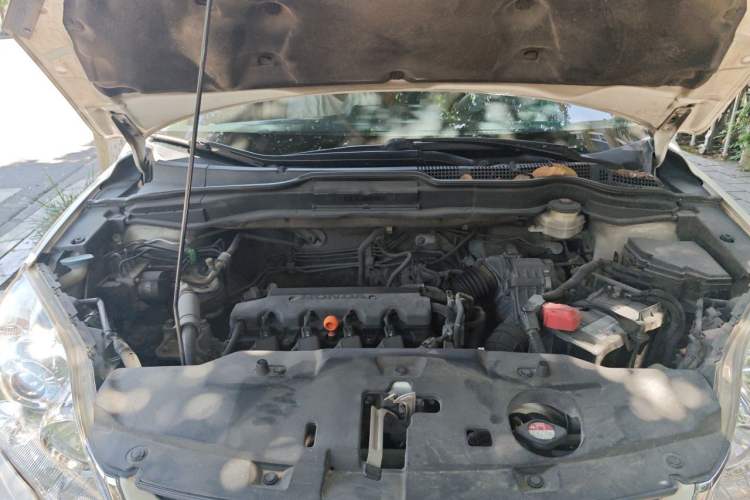 Used Honda CR-V 2010 2.0L automatic two-wheel drive urban version Engine Bay