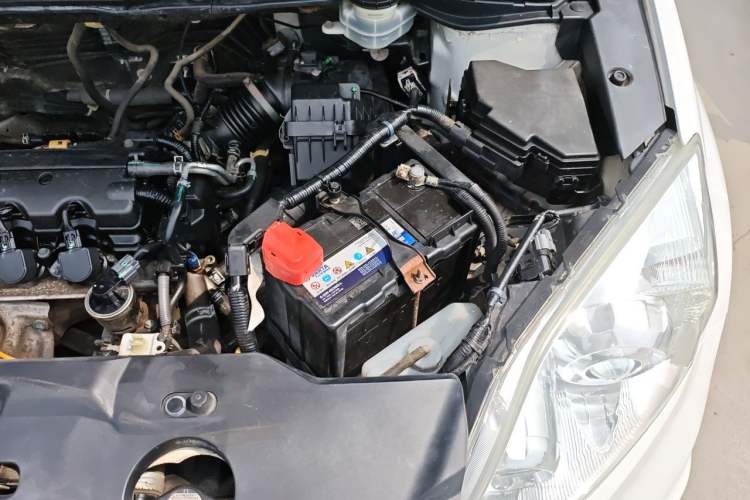 Used Honda CR-V 2010 2.0L automatic two-wheel drive urban version Engine Bay Left