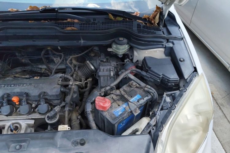 Used Honda CR-V 2010 2.0L automatic two-wheel drive urban version Engine Bay Left