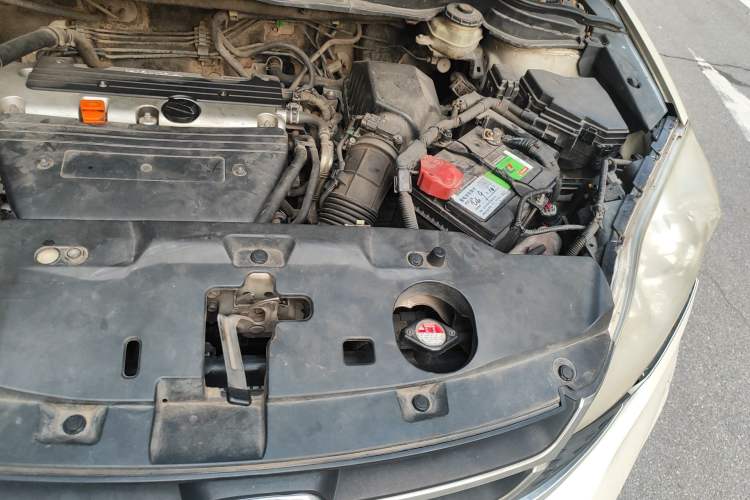 Used Honda CR-V 2010 2.4L automatic four-wheel drive luxury version Engine Bay Left