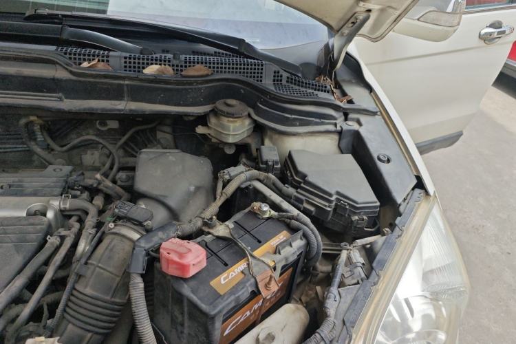Used Honda CR-V 2010 2.4L automatic four-wheel drive luxury version Engine Bay Left