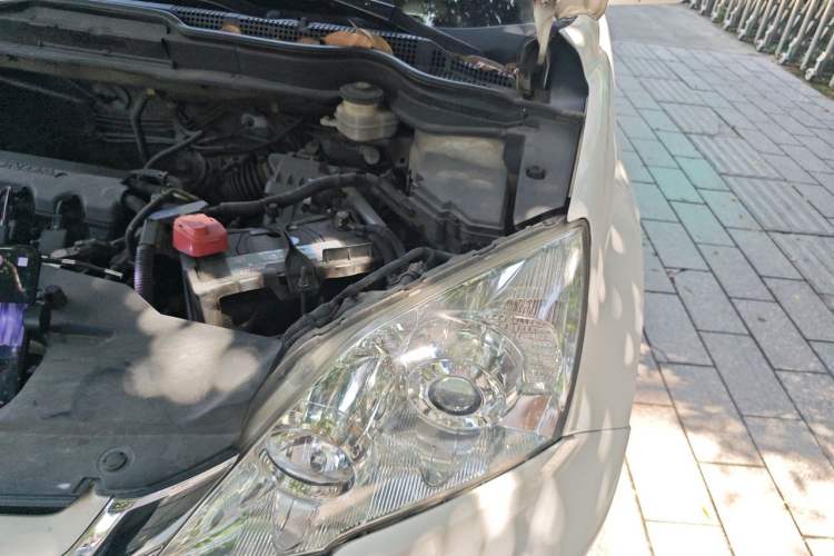 Used Honda CR-V 2010 2.0L automatic two-wheel drive urban version Engine Bay Left