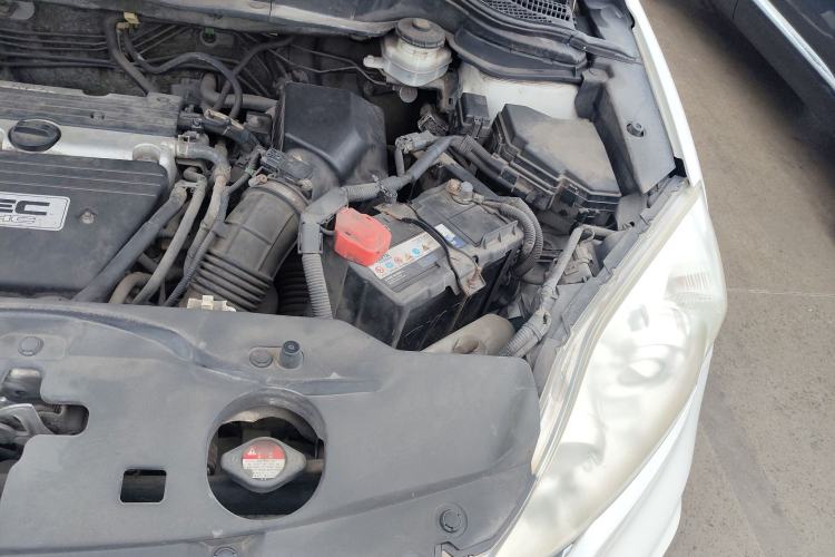 Used Honda CR-V 2010 2.4L automatic four-wheel drive luxury version Engine Bay Left