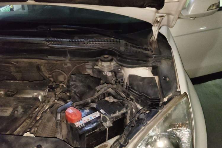 Used Honda CR-V 2010 2.4L automatic four-wheel drive luxury version Engine Bay Left
