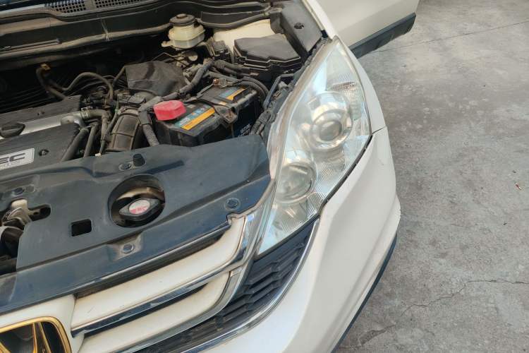 Used Honda CR-V 2010 2.4L automatic four-wheel drive luxury version Engine Bay Left