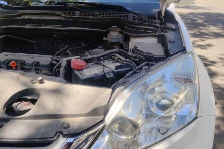 Used Honda CR-V 2010 2.0L automatic two-wheel drive urban version Engine Bay Left