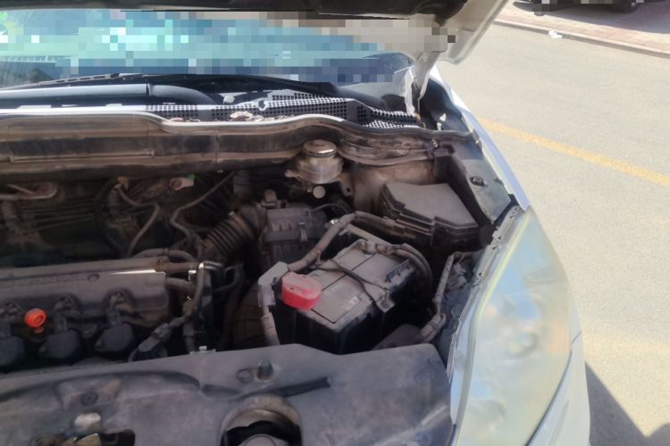 Used Honda CR-V 2010 2.0L automatic two-wheel drive urban version Engine Bay Left