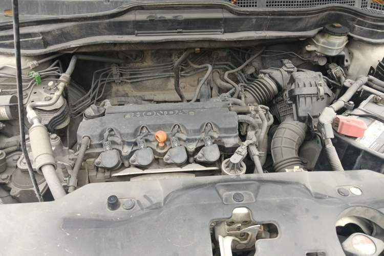 Used Honda CR-V 2010 2.0L automatic two-wheel drive urban version Engine Bay