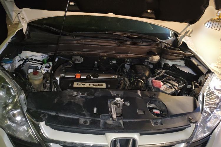 Used Honda CR-V 2010 2.4L automatic four-wheel drive luxury version Engine Bay