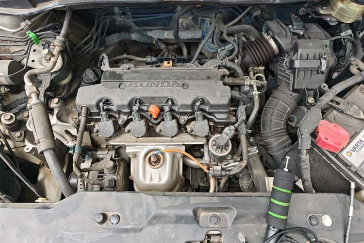 Used Honda CR-V 2010 2.0L Automatic Four-Wheel Drive Classic Edition Engine Bay