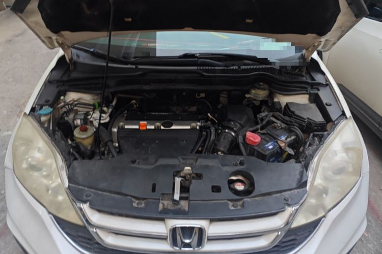 Used Honda CR-V 2010 2.4L automatic four-wheel drive luxury version Engine Bay