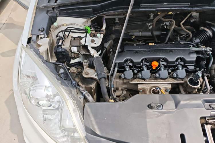 Used Honda CR-V 2010 2.0L automatic two-wheel drive urban version Engine Bay Right