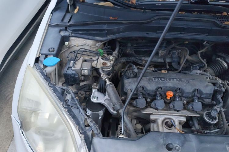 Used Honda CR-V 2010 2.0L automatic two-wheel drive urban version Engine Bay Right