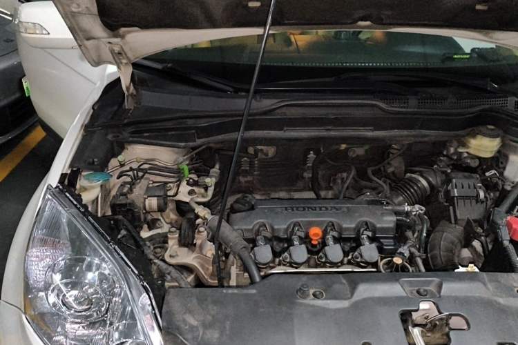 Used Honda CR-V 2010 2.0L automatic two-wheel drive urban version Engine Bay Right