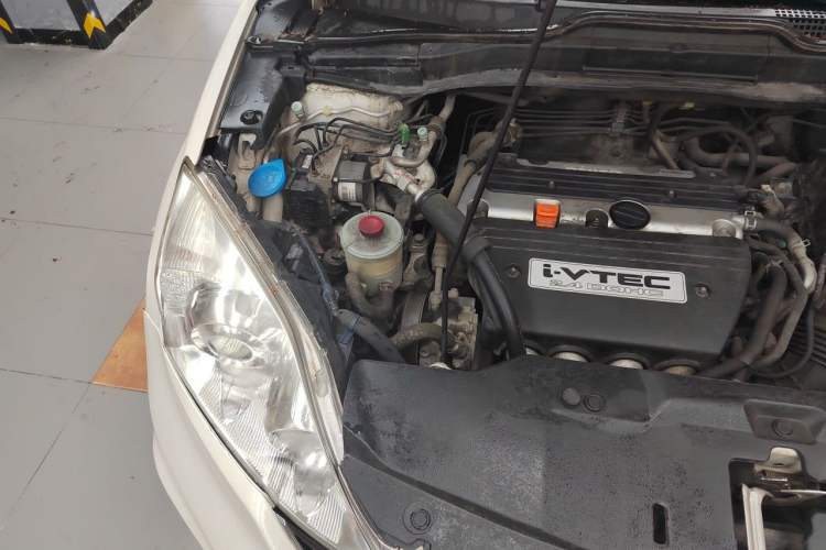 Used Honda CR-V 2010 2.4L automatic four-wheel drive luxury version Engine Bay Right