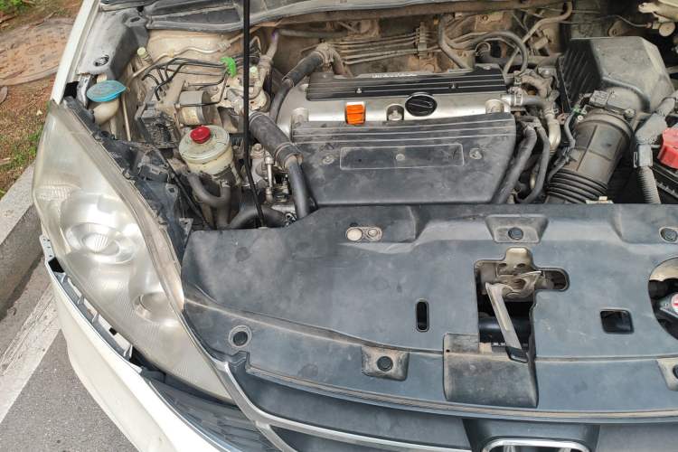 Used Honda CR-V 2010 2.4L automatic four-wheel drive luxury version Engine Bay Right