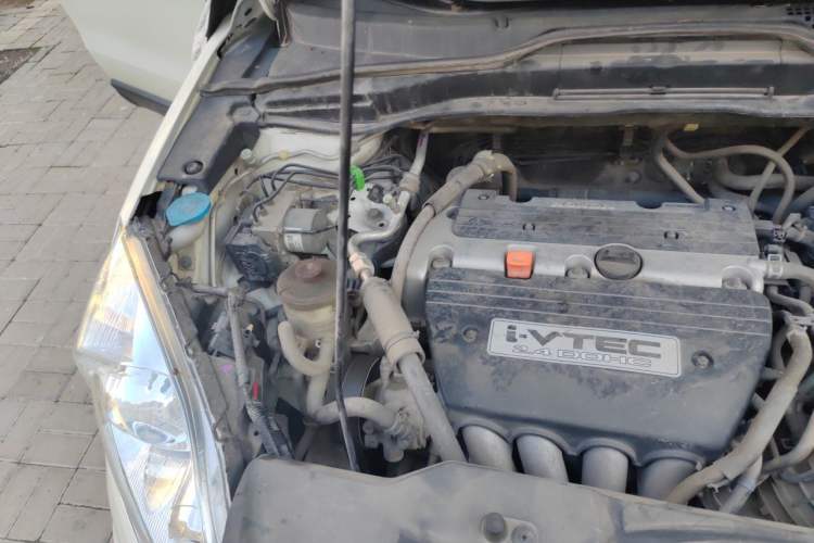 Used Honda CR-V 2010 2.4L automatic four-wheel drive luxury version Engine Bay Right