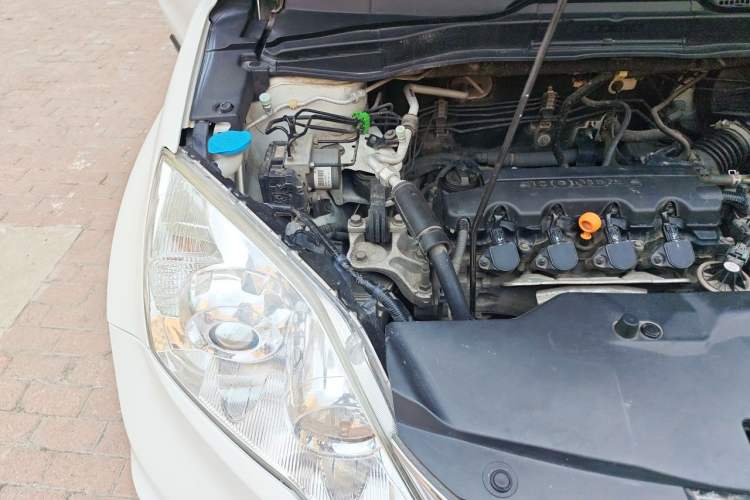 Used Honda CR-V 2010 2.0L Automatic Four-Wheel Drive Classic Edition Engine Bay Right
