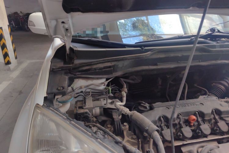 Used Honda CR-V 2010 2.0L Automatic Four-Wheel Drive Classic Edition Engine Bay Right