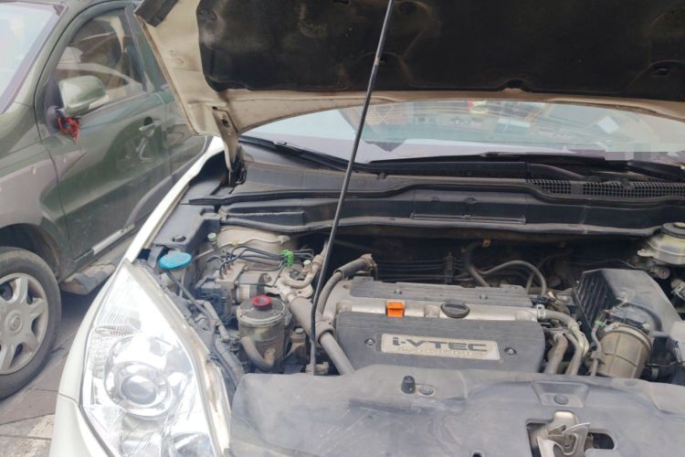 Used Honda CR-V 2010 2.4L automatic four-wheel drive luxury version Engine Bay Right