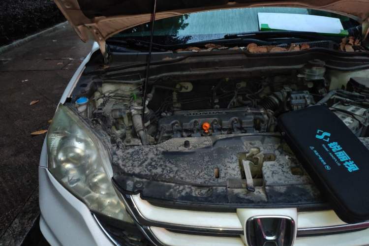 Used Honda CR-V 2010 2.0L automatic two-wheel drive urban version Engine Bay Right