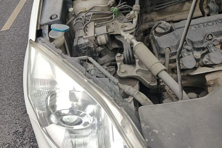 Used Honda CR-V 2010 2.0L automatic two-wheel drive urban version Engine Bay Right