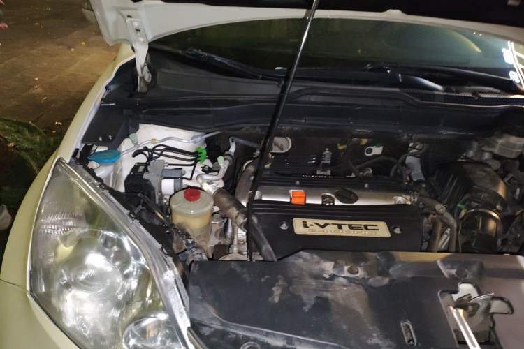 Used Honda CR-V 2010 2.4L automatic four-wheel drive luxury version Engine Bay Right