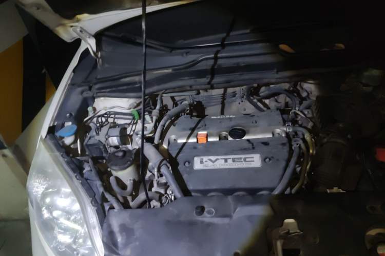 Used Honda CR-V 2010 2.4L automatic four-wheel drive luxury version Engine Bay Right
