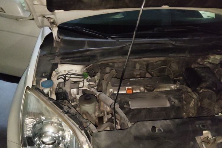 Used Honda CR-V 2010 2.4L automatic four-wheel drive luxury version Engine Bay Right