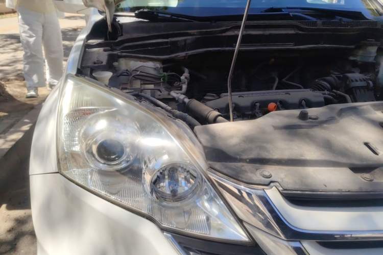 Used Honda CR-V 2010 2.0L automatic two-wheel drive urban version Engine Bay Right
