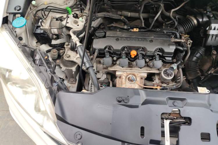 Used Honda CR-V 2010 2.0L automatic two-wheel drive urban version Engine Bay Right