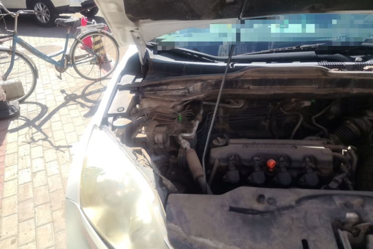 Used Honda CR-V 2010 2.0L automatic two-wheel drive urban version Engine Bay Right
