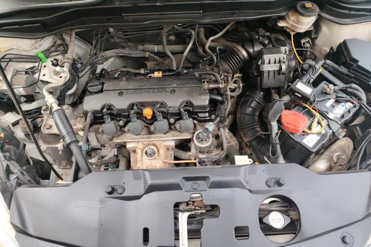 Used Honda CR-V 2010 2.0L automatic two-wheel drive urban version Engine Bay