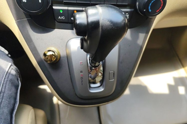 Used Honda CR-V 2010 2.0L automatic two-wheel drive urban version Gear Lever