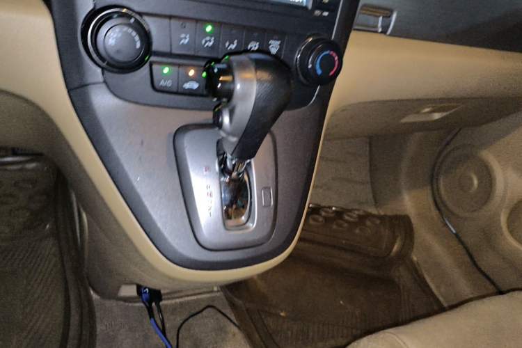 Used Honda CR-V 2010 2.0L automatic two-wheel drive urban version Gear Lever