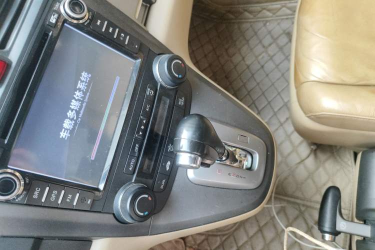 Used Honda CR-V 2010 2.4L automatic four-wheel drive luxury version Gear Lever