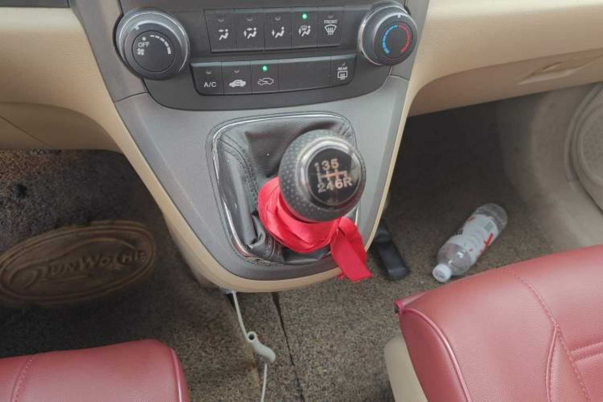 Used Honda CR-V 2010 2.0L manual two-wheel drive urban version Gear Lever