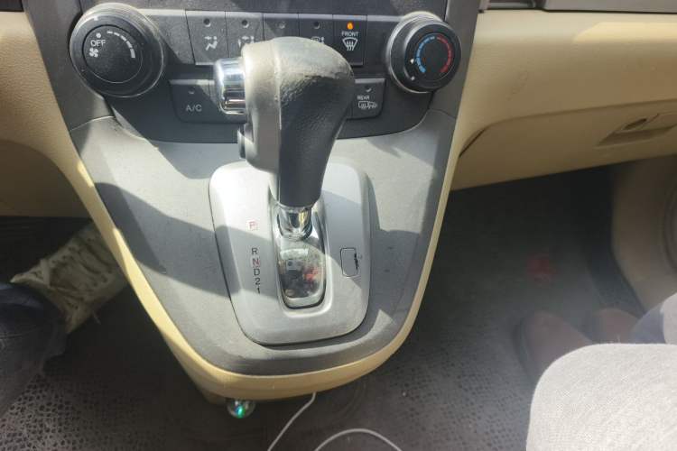 Used Honda CR-V 2010 2.0L Automatic Four-Wheel Drive Classic Edition Gear Lever