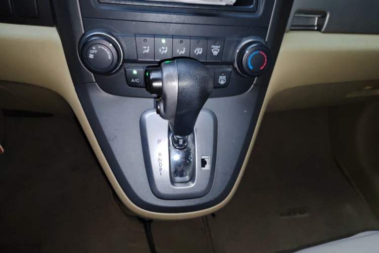 Used Honda CR-V 2010 2.0L automatic two-wheel drive urban version Gear Lever