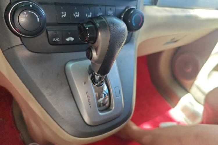 Used Honda CR-V 2010 2.0L automatic two-wheel drive urban version Gear Lever