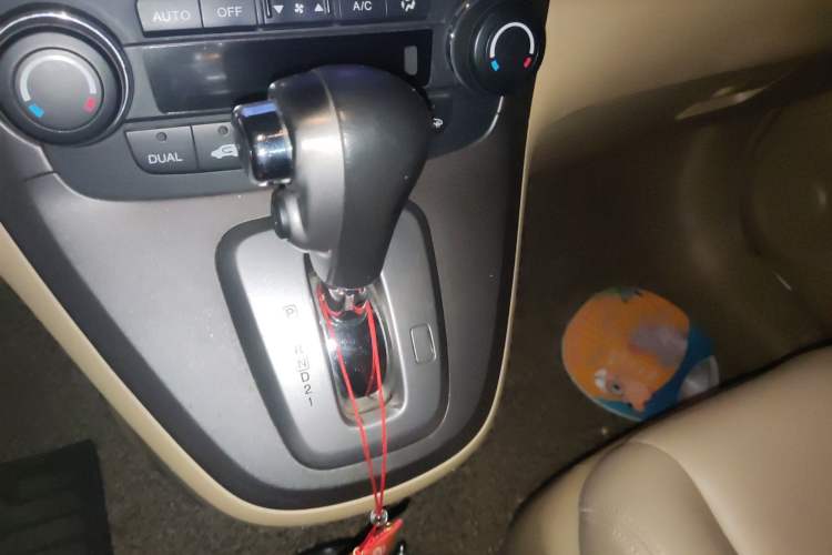 Used Honda CR-V 2010 2.4L automatic four-wheel drive luxury version Gear Lever