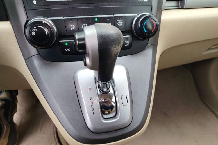 Used Honda CR-V 2010 2.0L automatic two-wheel drive urban version Gear Lever